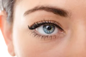 Makeup techniques for enhancing almond eyes