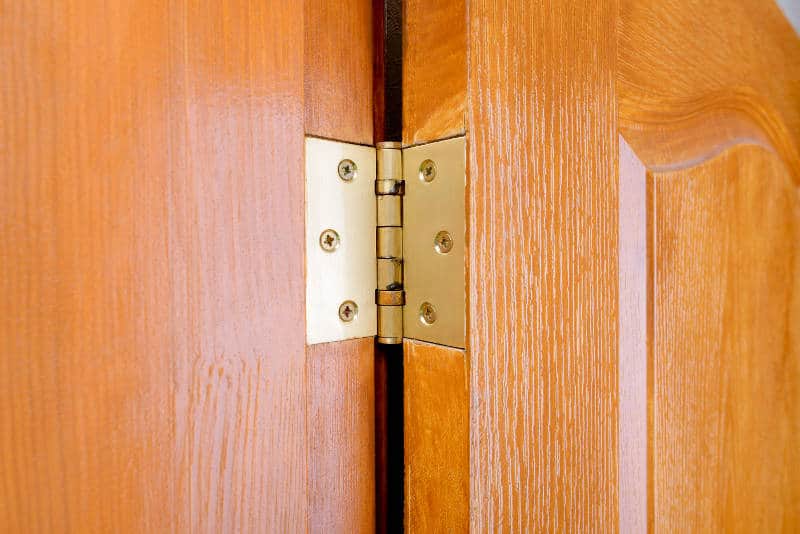 Painting Tips for a Door Hinge to Match Orange Sort of Decor